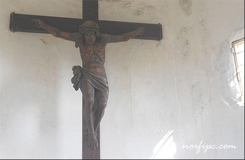 Estatua del Cristo Crucificado en la Ermita de la Loma el Jacán en San Miguel de los Baños