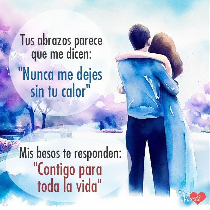 Dos enamorados abrazados en un parque